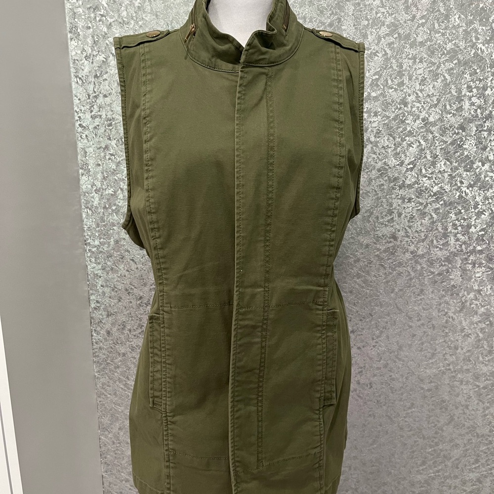 CAbi Olive Green Sleeveless Vest Size Small
